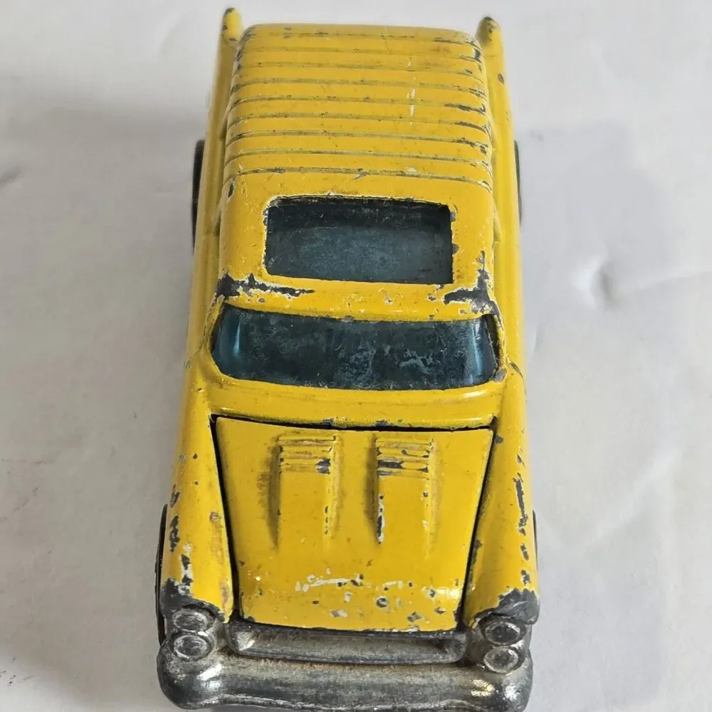 VINTAGE 1969 Hot Wheels Alive '55 Yellow Redline Diecast Car  Hong Kong